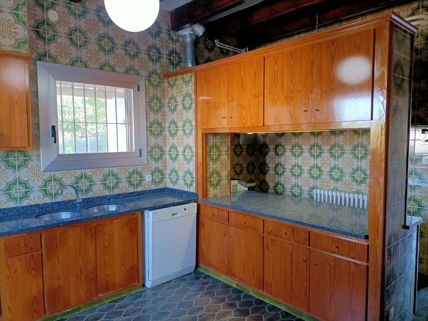 Casa a Sitges, Barcelona, Spagna 6 camere da letto, 274 mq. N° 161560