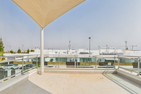 Villa for sale in Los Alcazares, Murcia, Spain 3 bedrooms,  No. 146266 - photo 4