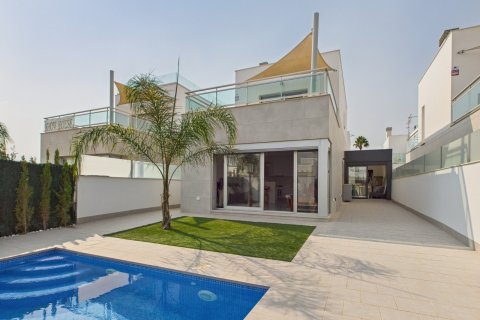 Villa for sale in Los Alcazares, Murcia, Spain 3 bedrooms,  No. 146266 - photo 5
