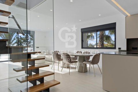 Hus till salu i Estepona, Malaga, Spanien 4 sovrum, 281 kvm. Nr. 159269 - foto 14