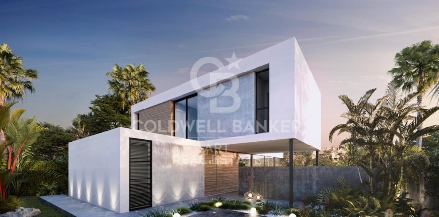 Hus i Estepona, Malaga, Spanien 4 sovrum, 369 kvm. Nr. 159249