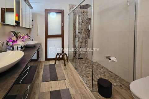 Talo myytävänä Lloret de Mar, Girona, Espanja, 9 makuuhuonetta, 1660 m2 No. 191825 - kuva 26