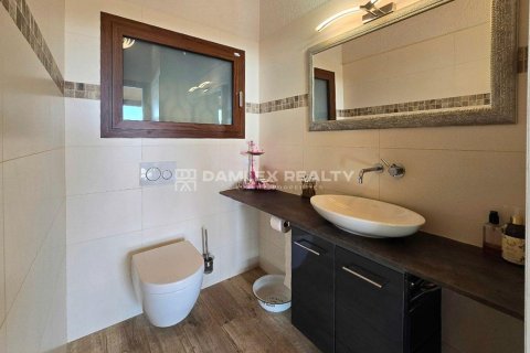 Talo myytävänä Lloret de Mar, Girona, Espanja, 9 makuuhuonetta, 1660 m2 No. 191825 - kuva 24