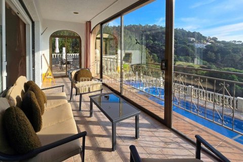 Talo myytävänä Lloret de Mar, Girona, Espanja, 9 makuuhuonetta, 1660 m2 No. 191825 - kuva 23
