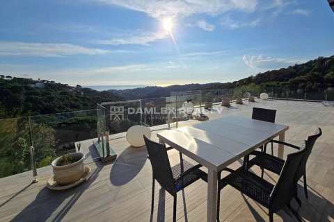 Talo myytävänä Lloret de Mar, Girona, Espanja, 9 makuuhuonetta, 1660 m2 No. 191825 - kuva 16