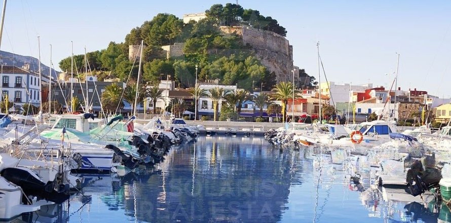 Tontti Denia, Alicante, Espanja 3294 m2 No. 157864