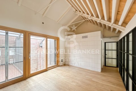 Duplex à vendre à Barcelona, Espagne, 2 chambres, 109 m2 No. 159884 - photo 24