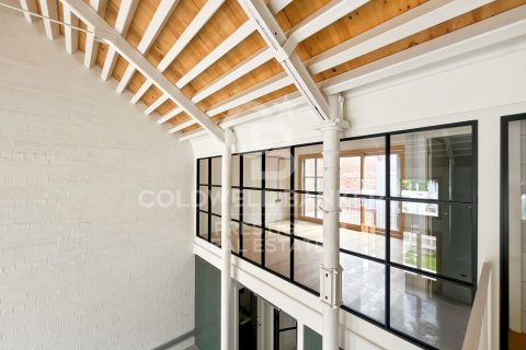 Duplex à vendre à Barcelona, Espagne, 2 chambres, 109 m2 No. 159884 - photo 28