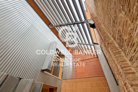 Duplex à vendre à Barcelona, Espagne, 2 chambres, 109 m2 No. 159884 - photo 19