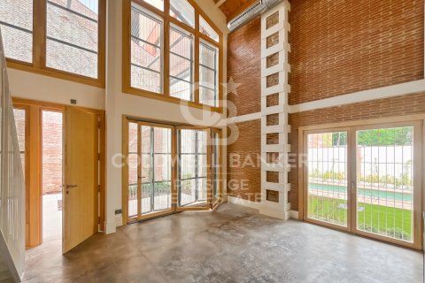 Duplex in Barcelona, Spanien 1 Schlafzimmer, 109 m2 Nr. 159884