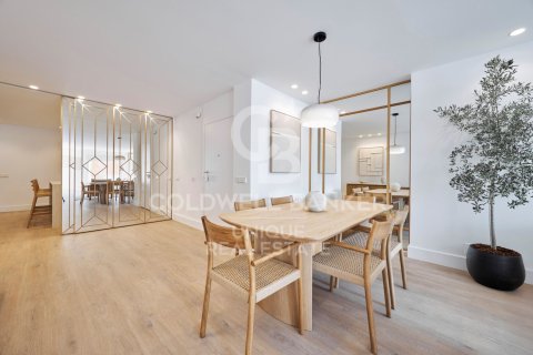 Apartamento en venta en Madrid, España 4 dormitorios, 276 m2 No. 159878 - foto 4