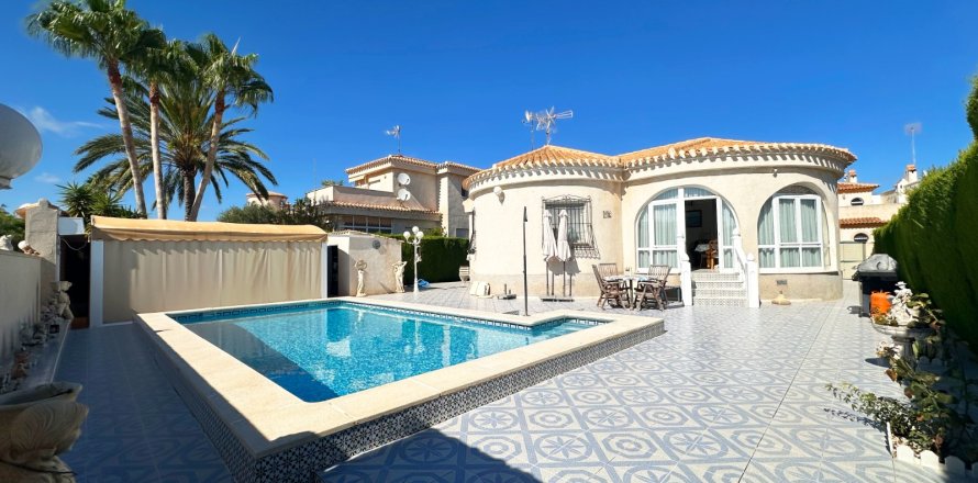 Villa Alicante, España 3 dormitorios, 140 m2 No. 138528