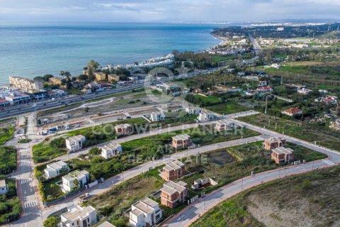 Tontti Estepona, Malaga, Espanja 502 m2 No. 156799