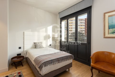 Huoneisto myytävänä Barcelona, Espanja, 4 makuuhuonetta, 199 m2 No. 156797 - kuva 15