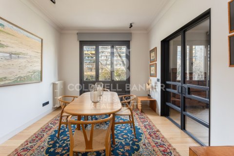 Apartament w Barcelona, Hiszpania 4 sypialnie, 199 mkw. nr 156797