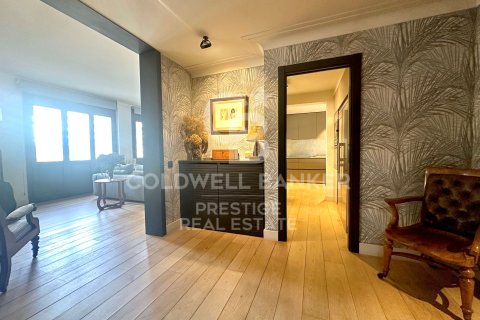 Huoneisto myytävänä Barcelona, Espanja, 4 makuuhuonetta, 199 m2 No. 156797 - kuva 2