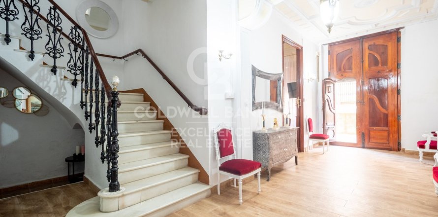 House in Oliva, Valencia, Spain 5 bedrooms, 506 sq.m. No. 156795