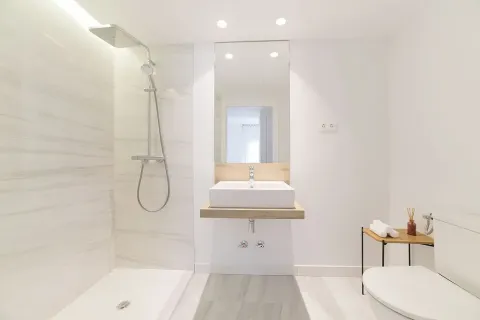 Huoneisto myytävänä Barcelona, Espanja, 3 makuuhuonetta, No. 141195 - kuva 16