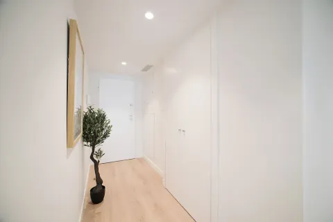 Huoneisto myytävänä Barcelona, Espanja, 3 makuuhuonetta, No. 141195 - kuva 4