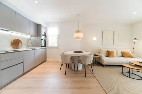 Huoneisto myytävänä Barcelona, Espanja, 3 makuuhuonetta, No. 141195 - kuva 7