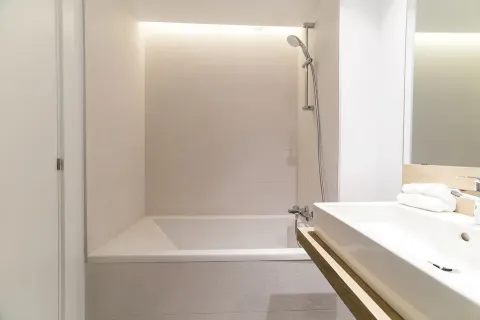 Huoneisto myytävänä Barcelona, Espanja, 3 makuuhuonetta, No. 141195 - kuva 18