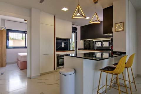 Villa zum Verkauf in San Miguel de Salinas, Alicante, Spanien 2 Schlafzimmer, 91 m2 Nr. 196144 - Foto 3