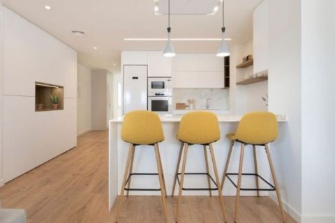 Apartment for sale Madrid, Spain 2 bedrooms, 85 sq.m. No. 76232 - photo 2
