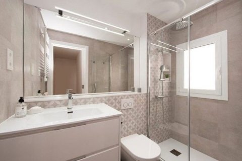 Apartment for sale Madrid, Spain 2 bedrooms, 85 sq.m. No. 76232 - photo 6