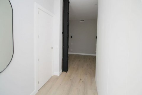 Apartment for sale Madrid, Spain 2 bedrooms, 69 sq.m. No. 76228 - photo 5