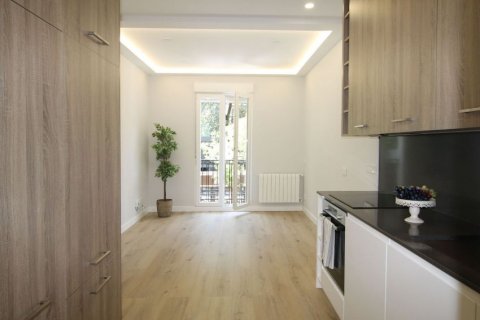 Apartment for sale Madrid, Spain 2 bedrooms, 69 sq.m. No. 76228 - photo 1