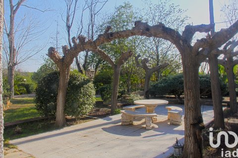 Hus till salu i Valls, Tarragona, Spanien 4 sovrum, 531 kvm. Nr. 154104 - foto 2