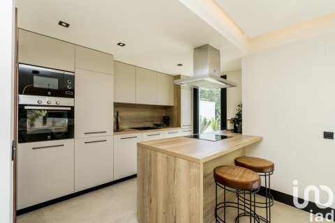 Продажа пентхауса в Нуэва Андалусия, Малага, Испания 3 спальни, 122м2 №154102 - фото 11