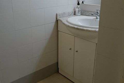 Commercial property for sale in L'Hospitalet de Llobregat, Barcelona, Spain 5 bedrooms, 171 sq.m. No. 154106 - photo 7