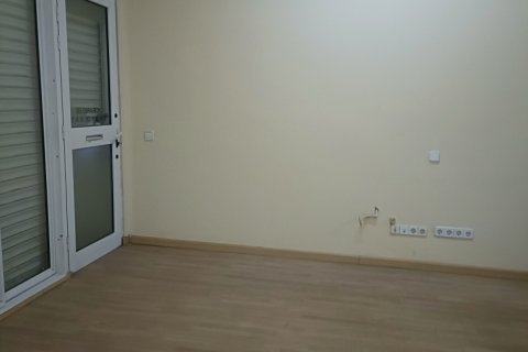 Commercial property for sale in L'Hospitalet de Llobregat, Barcelona, Spain 5 bedrooms, 171 sq.m. No. 154106 - photo 12