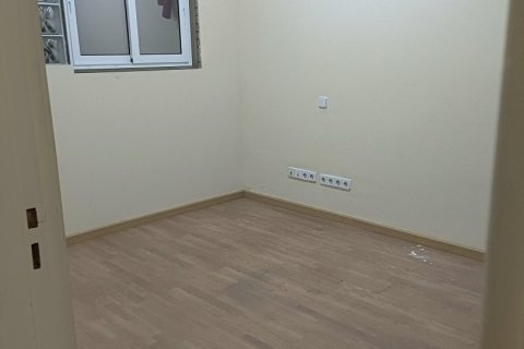 Commercial property for sale in L'Hospitalet de Llobregat, Barcelona, Spain 5 bedrooms, 171 sq.m. No. 154106 - photo 11