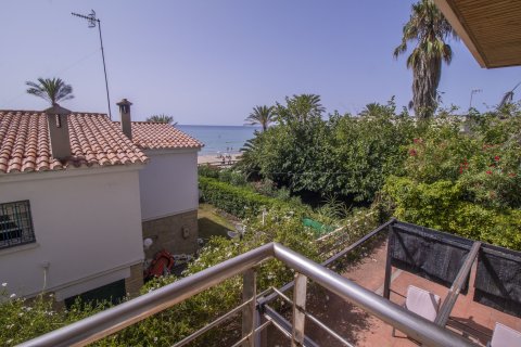 House for sale in Coma-Ruga, Tarragona, Spain 8 bedrooms, No. 141288 - photo 17