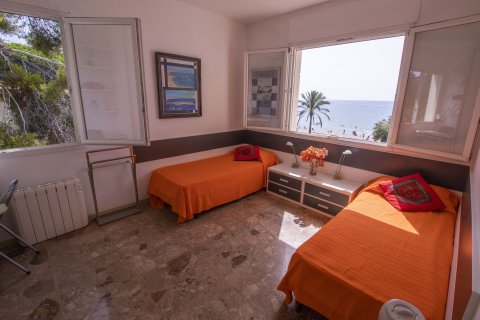 House for sale in Coma-Ruga, Tarragona, Spain 8 bedrooms, No. 141288 - photo 7