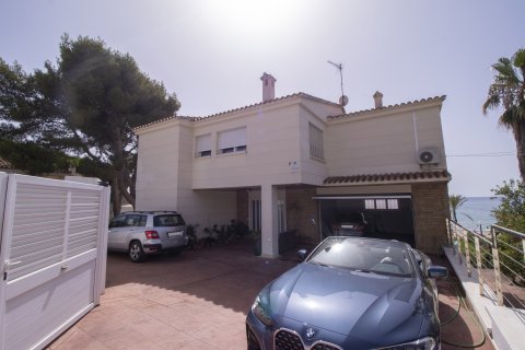 House for sale in Coma-Ruga, Tarragona, Spain 8 bedrooms, No. 141288 - photo 28