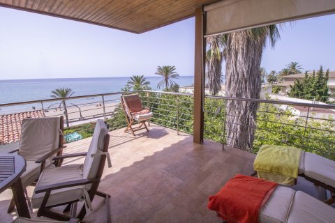 House for sale in Coma-Ruga, Tarragona, Spain 8 bedrooms, No. 141288 - photo 1