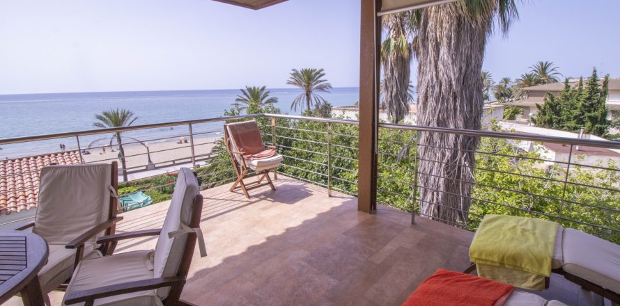 House in Coma-Ruga, Tarragona, Spain 8 bedrooms, No. 141288