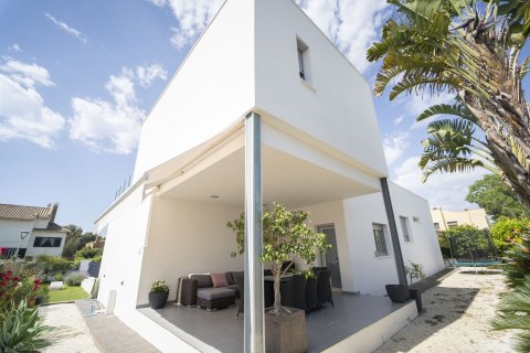 House for sale in Coma-Ruga, Tarragona, Spain 4 bedrooms, No. 141287 - photo 9