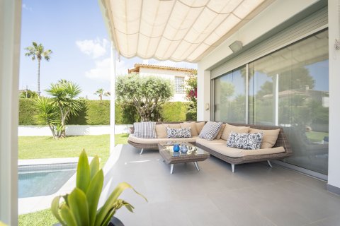 House for sale in Coma-Ruga, Tarragona, Spain 4 bedrooms, No. 141287 - photo 3