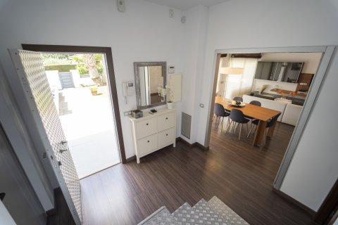 House for sale in Coma-Ruga, Tarragona, Spain 4 bedrooms, No. 141287 - photo 14