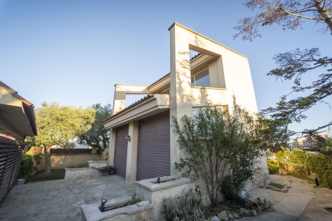 House for sale in Calafell, Tarragona, Spain 4 bedrooms, No. 141286 - photo 3