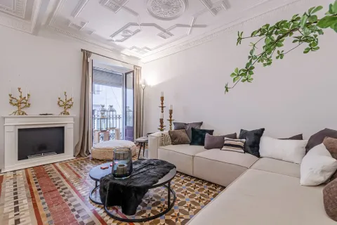 Apartamento en venta en Barcelona, España 2 dormitorios, No. 141289 - foto 5