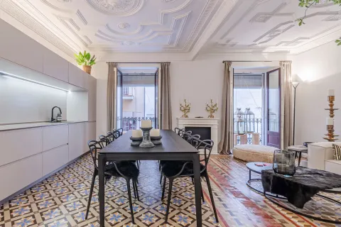 Apartamento en venta en Barcelona, España 2 dormitorios, No. 141289 - foto 1