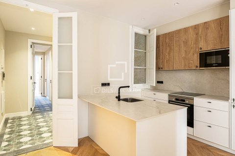 Apartamento en venta en Barcelona, España 2 dormitorios, 97 m2 No. 150340 - foto 3