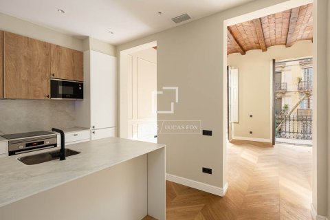 Apartamento en venta en Barcelona, España 2 dormitorios, 97 m2 No. 150340 - foto 2