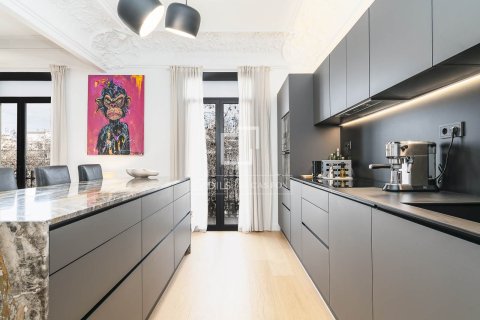 Dzīvoklis Barcelona, Spānijā 4 istabas, 134 m2 Nr. 150339