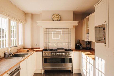 Villa for sale in Cabrera de Mar, Barcelona, Spain 6 bedrooms, 600 sq.m. No. 150341 - photo 7